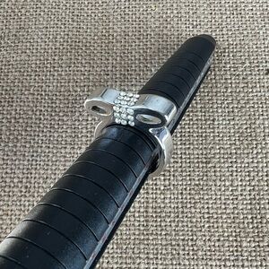 Lia Sophia silver tone 3d bow crystal rhinestone embellishment art wear size 5